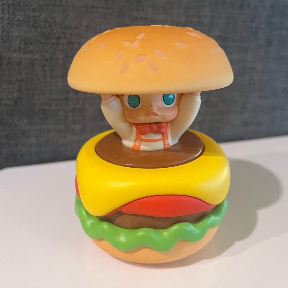 POP MART Carb Lover Molly - Pick a boo Burger NIB
